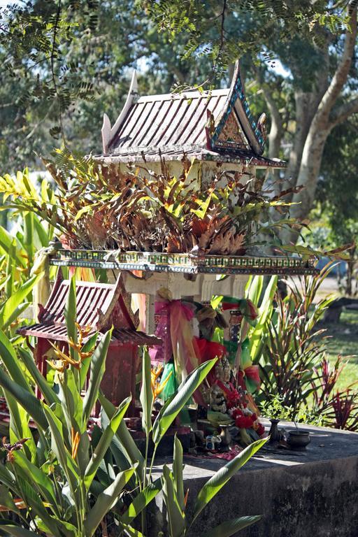 Baan Mae Ying Bungalows & Luxury Glamping Tents Bed & Breakfast Thalang Exterior photo