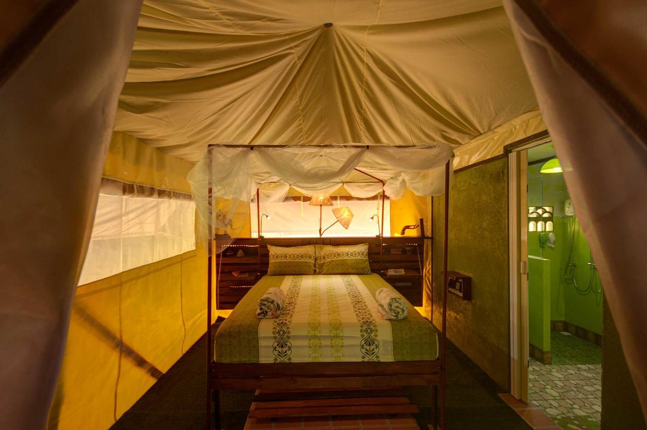 Baan Mae Ying Bungalows & Luxury Glamping Tents Bed & Breakfast Thalang Exterior photo